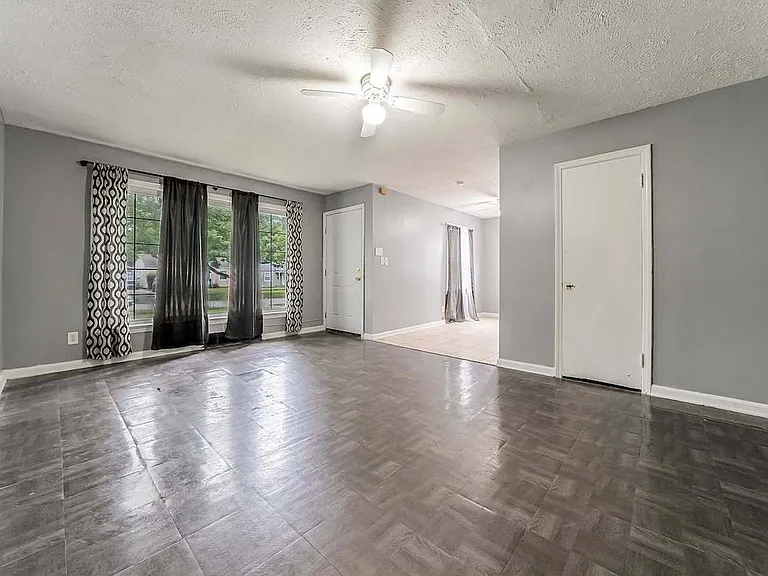 2533 Greenvale Rd — Photo 14