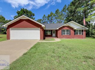 206 Willow Dr, Glennville, GA 30427