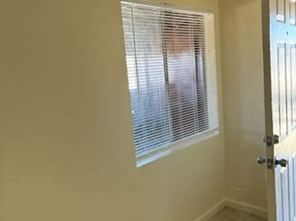 609 E Fredricks St APT C, Barstow, CA 92311