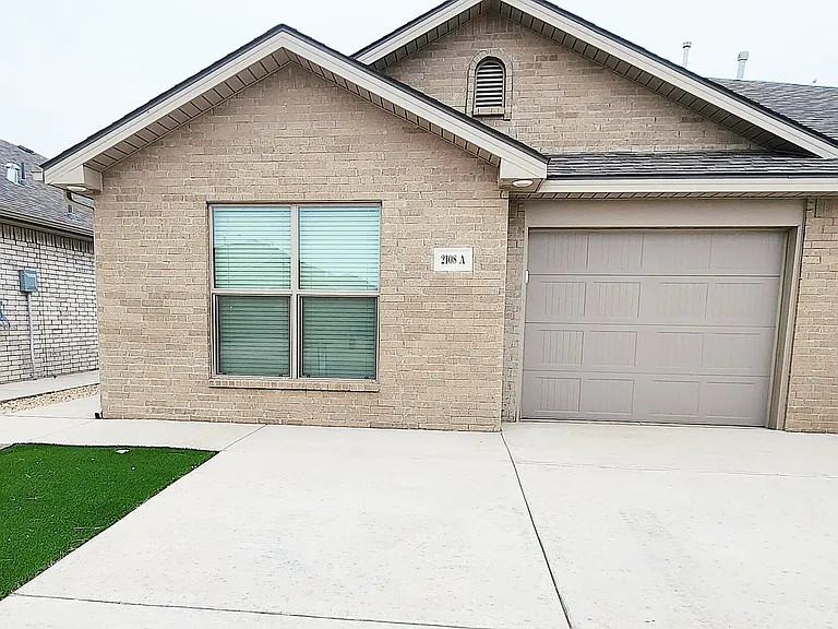 2108 N Avenue K — Photo 1