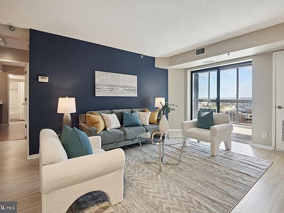 2nd image of 900 Stafford St #1608