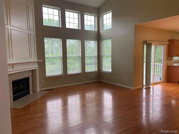 3rd image of 6375 Moonstone Dr