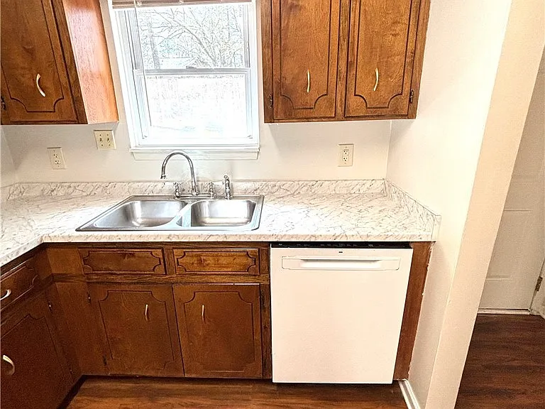 253 Sleepy Creek Dr — Photo 7