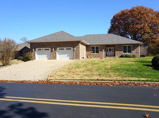 1520 Pointe Royale Dr, Branson, MO 65616