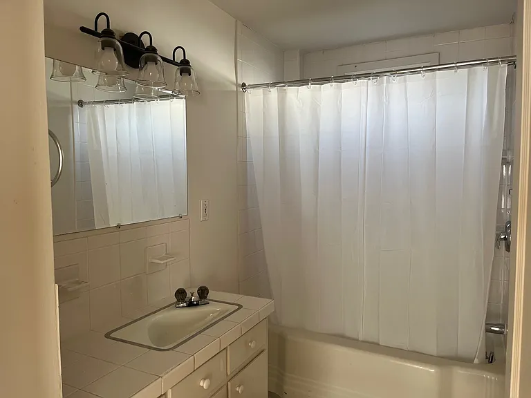 938 Shelburne Rd — Photo 11