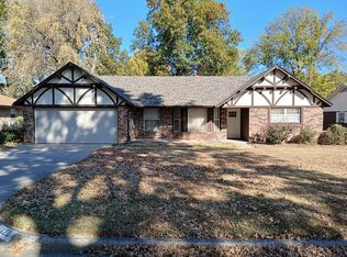 1420 Buena Vista Cir, Springdale, AR 72762