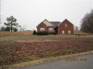 1005 Meadowood Ln, Dickson, TN 37055