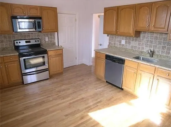 24 Lincoln St #3 — Photo 1