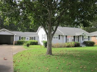 204 East St, Batesville, MS 38606