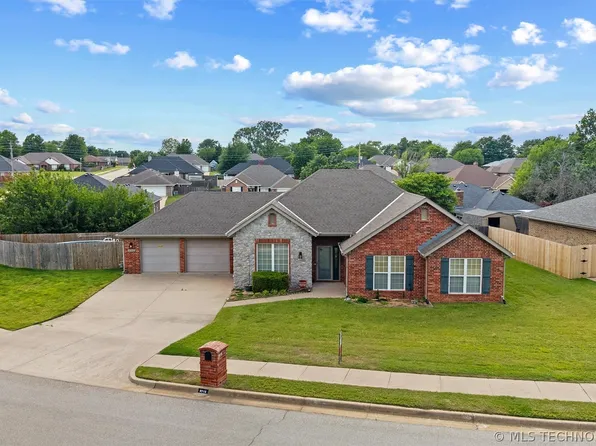 5712 Hazel Rd, Bartlesville, OK 74006