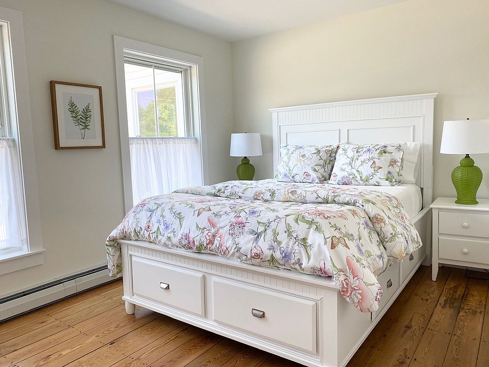 Bedroom #1-Queen bed