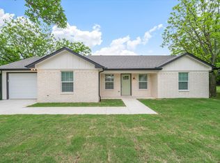 1015 W Park Dr, Wills Point, TX 75169