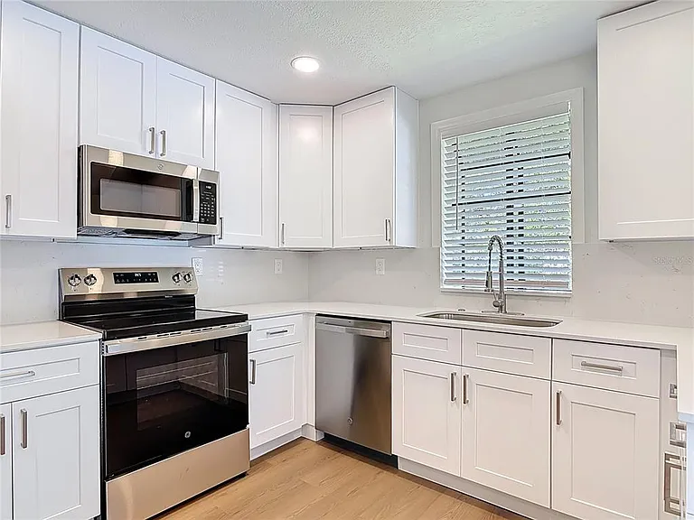 1415 Frances Dr — Photo 11