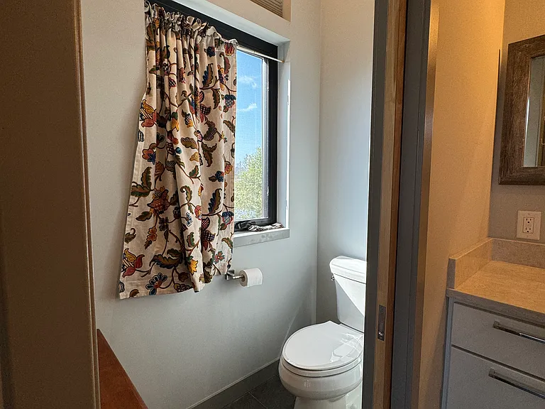 220 King St SE #8 — Photo 14