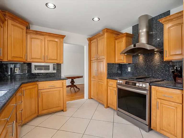 13049 Shalimar Pl — Photo 15