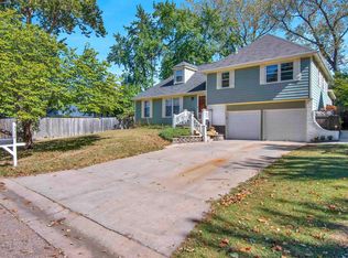 3308 SW Stone Ave, Topeka, KS 66614