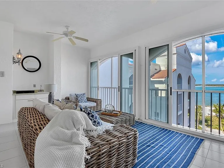 2000 Royal Marco Way #2-607 — Photo 12