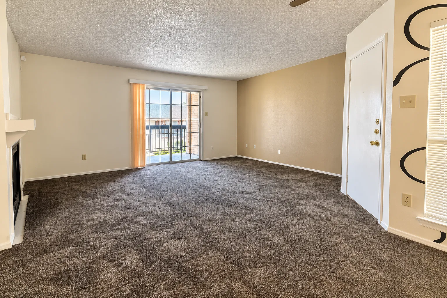 2 bed, 1000 sqft, $1,475 — Photo 2