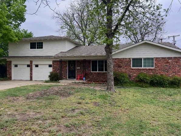 4600 Woodmont Dr, Haltom City, TX 76117