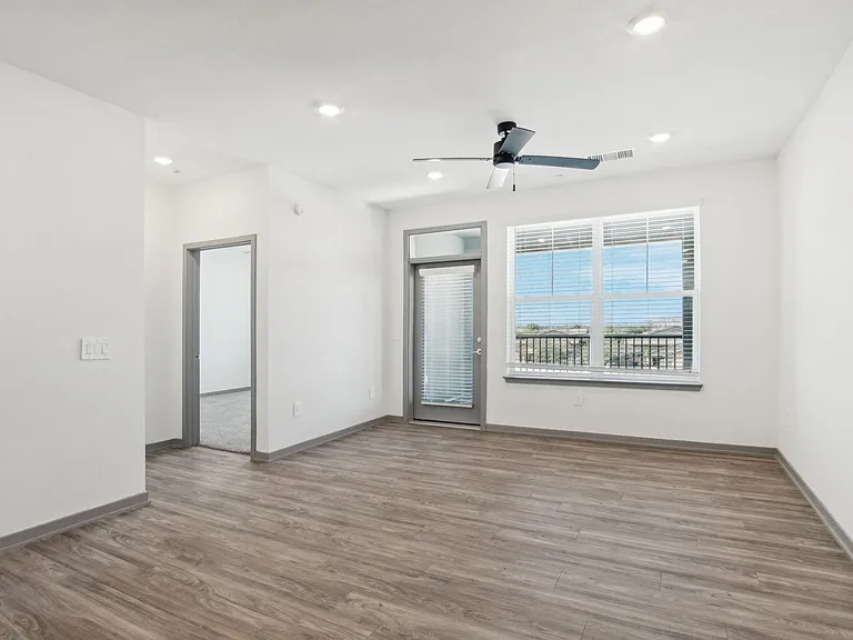 The Maddox Luxury Apartments — Photo 72