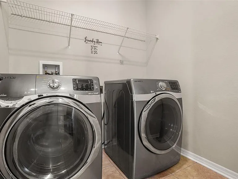 561 Telfair Square Ct — Photo 24