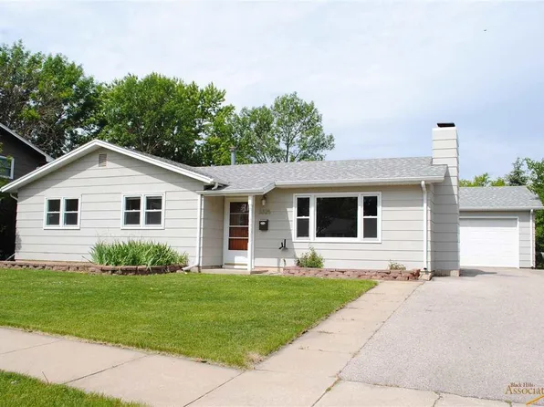 3325 Lynnwood Ave, Rapid City, SD 57701