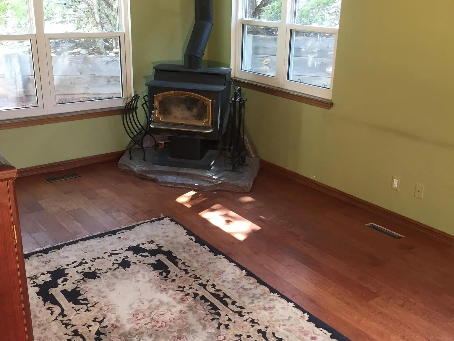 3 bed, 2.5 bath, 2450 sqft, $3,000 — Photo 2