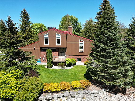 3rd image of 40 Eastwood Cres