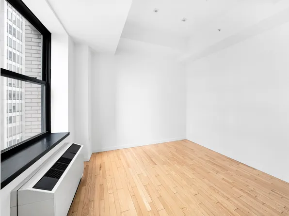 20 Pine Street image 8 of 17