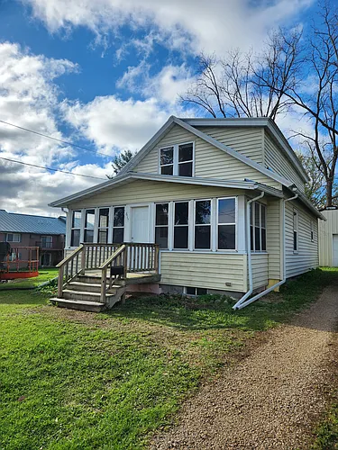 615 E Decker St Photo 1