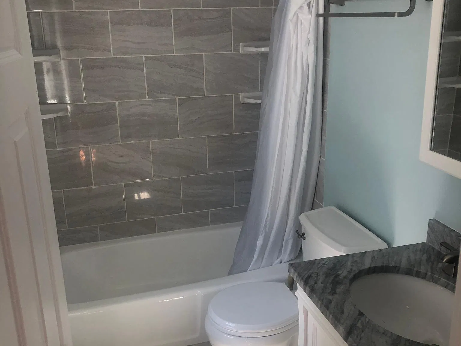 2 bed, 1000 sqft, $2,500 — Photo 2