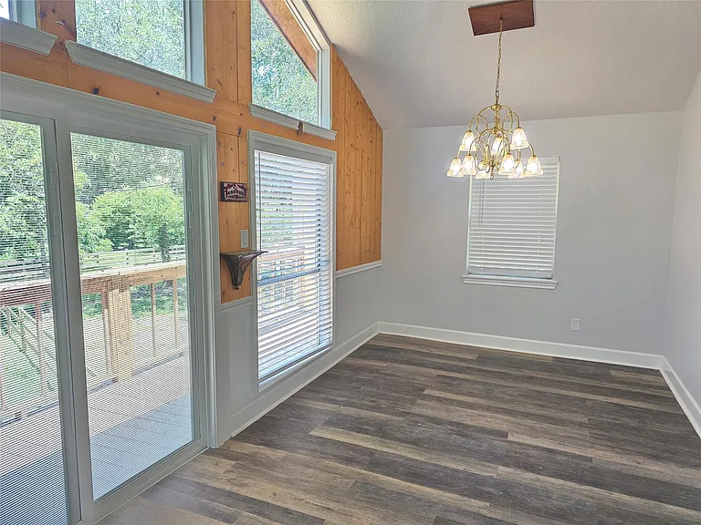 710 E Pony Ln — Photo 9