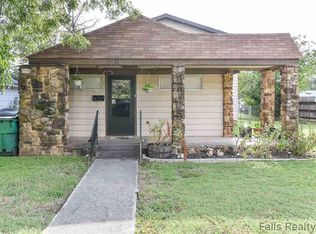 510 S Fannin St, Henrietta, TX 76365