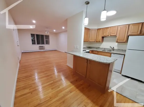 64 Parkman St #B2, Brookline, MA 02446