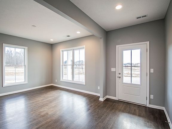 3rd image of 3100 Tipperary Dr