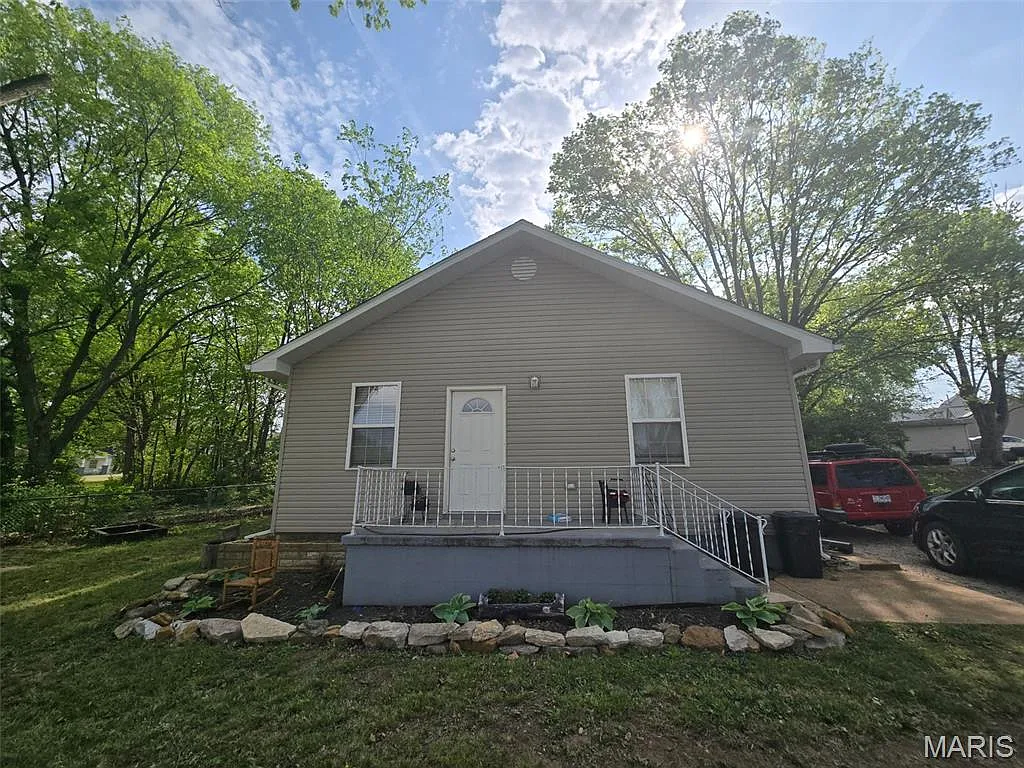 201 Flat River Dr photo 1