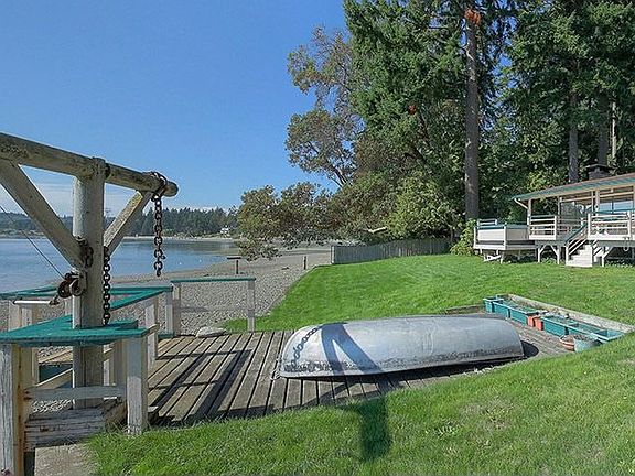 Large flat waterfront lawn.