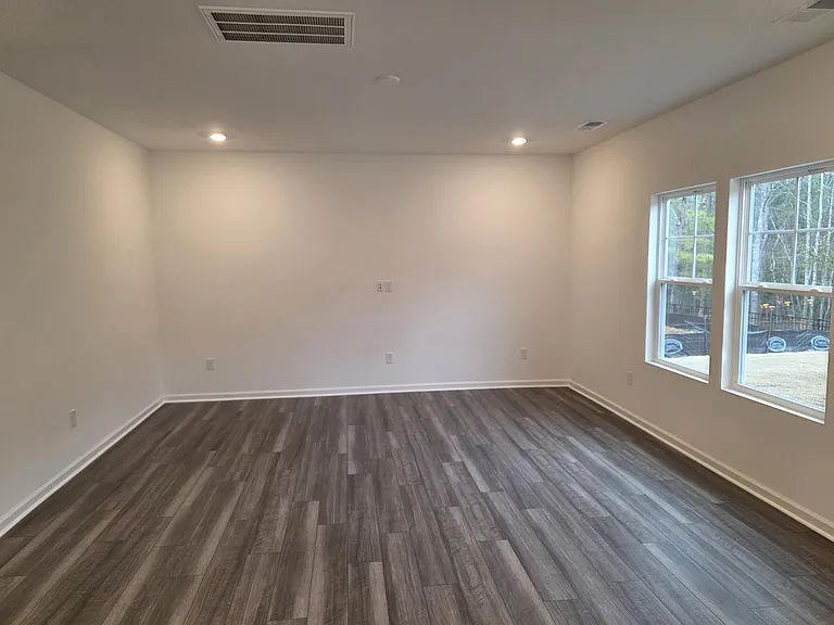 101 Napoleone St — Photo 6