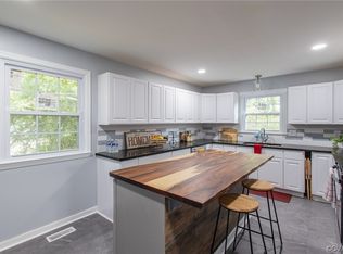 10 Gloucester Cir, Petersburg, VA 23803