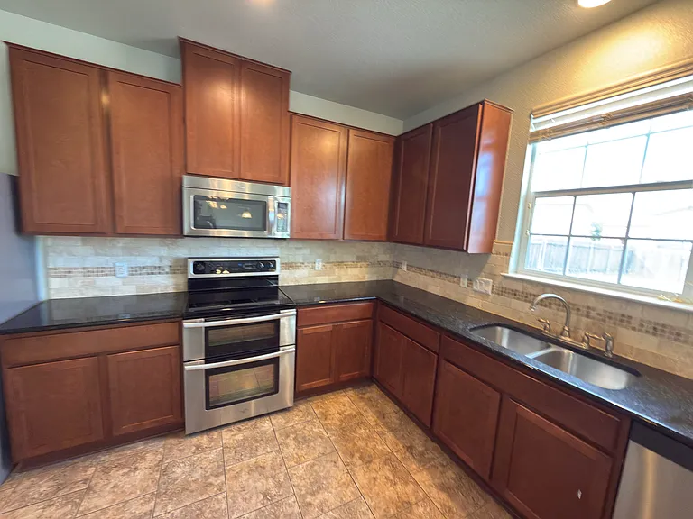 455 Gina Dr — Photo 10