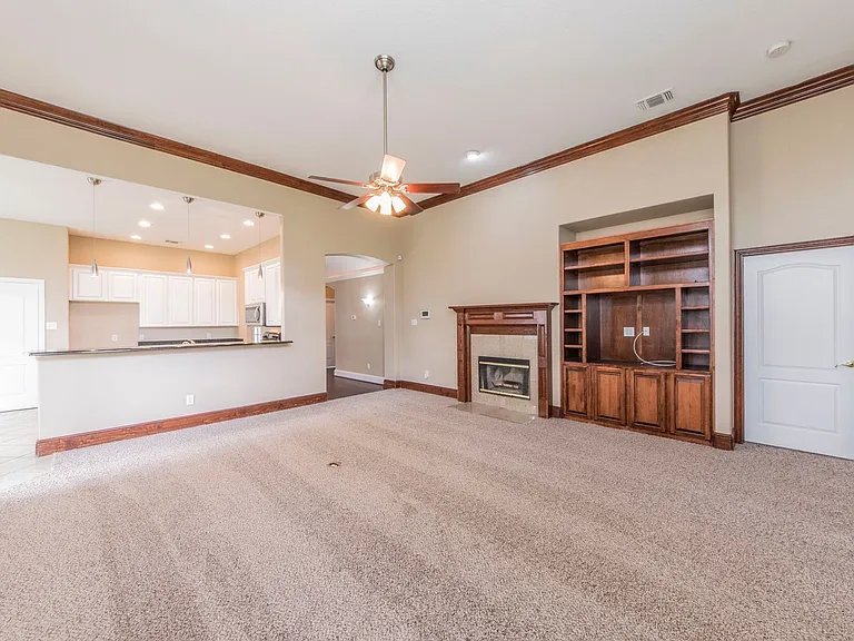 5212 Estrella Ln — Photo 3