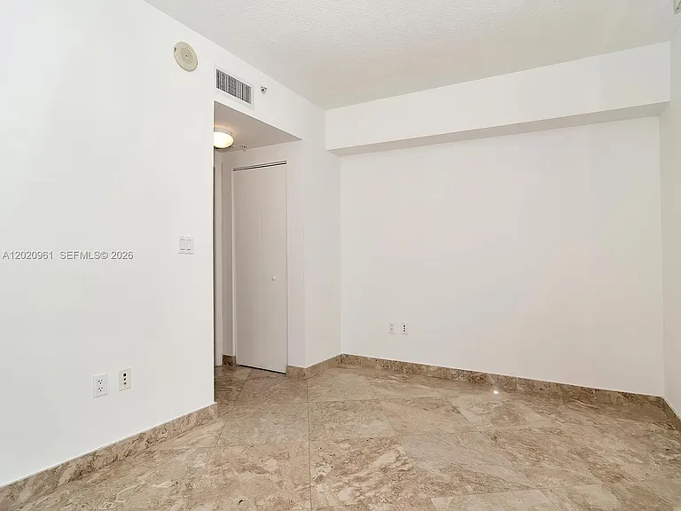 1750 N Bayshore Dr #1515 — Photo 26