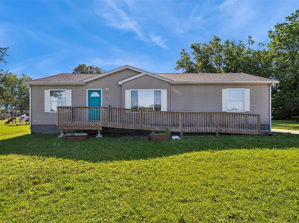 108 SE 3rd St, Melcher, IA 50163