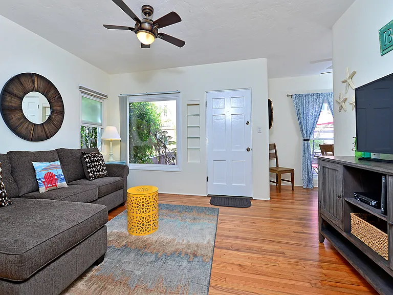 737 Devon Ct — Photo 10