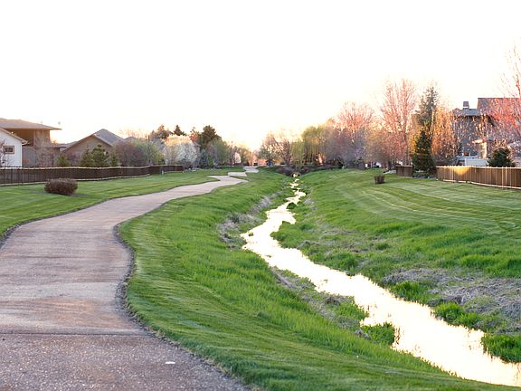 Walk/biking Pathways