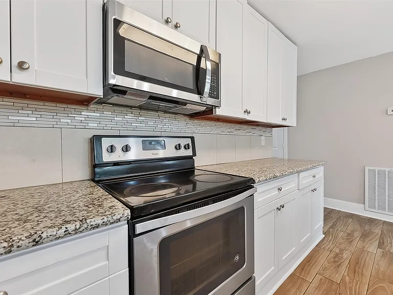11107 Cedarview Ln — Photo 17