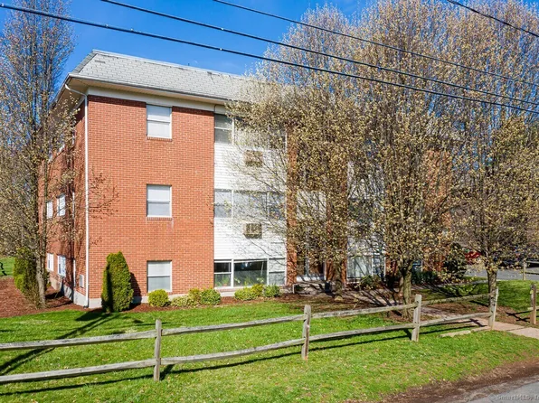 33 Dunlay Street, New Britain, CT 06051