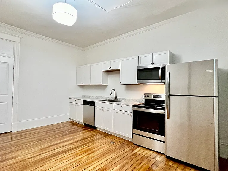 502 S Center St #C — Photo 2