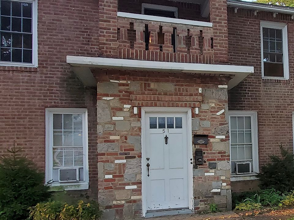 1st image of 51 E Market St #2