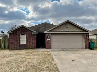 420 E McCann Rd, Rogers, AR 72758